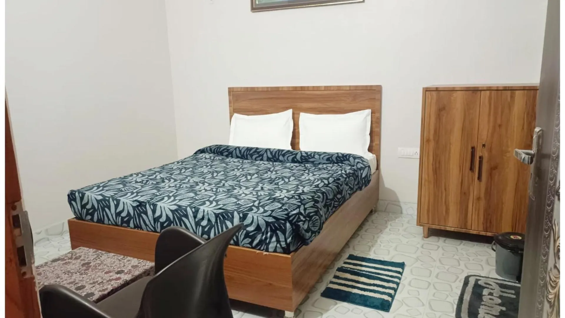 Hotel Shree! Anand! Palace Near Banaras Railway Station - Offers Budget Rooms With Wi-Fi Facility - A Comfort Stay Guest House In Benares