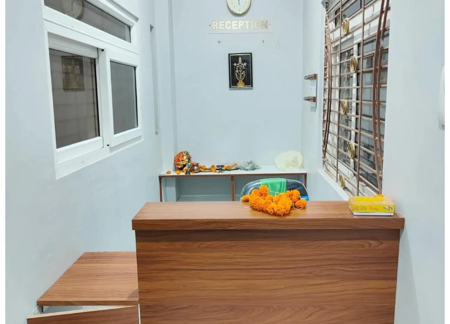 Hotel Shree! Anand! Palace Near Banaras Railway Station - Offers Budget Rooms With Wi-Fi Facility - A Comfort Stay Guest House In Benares 4*,