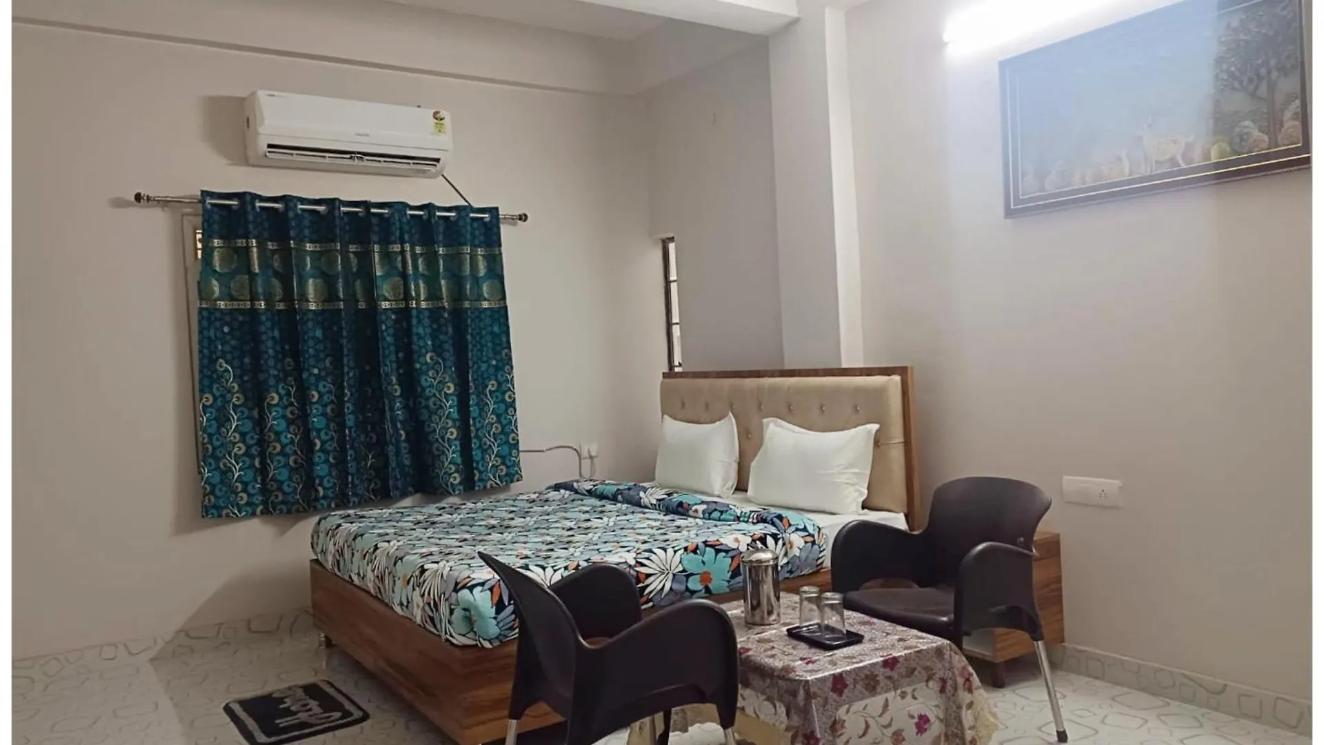 Hotel Shree! Anand! Palace Near Banaras Railway Station - Offers Budget Rooms With Wi-Fi Facility - A Comfort Stay Guest House In Benares India