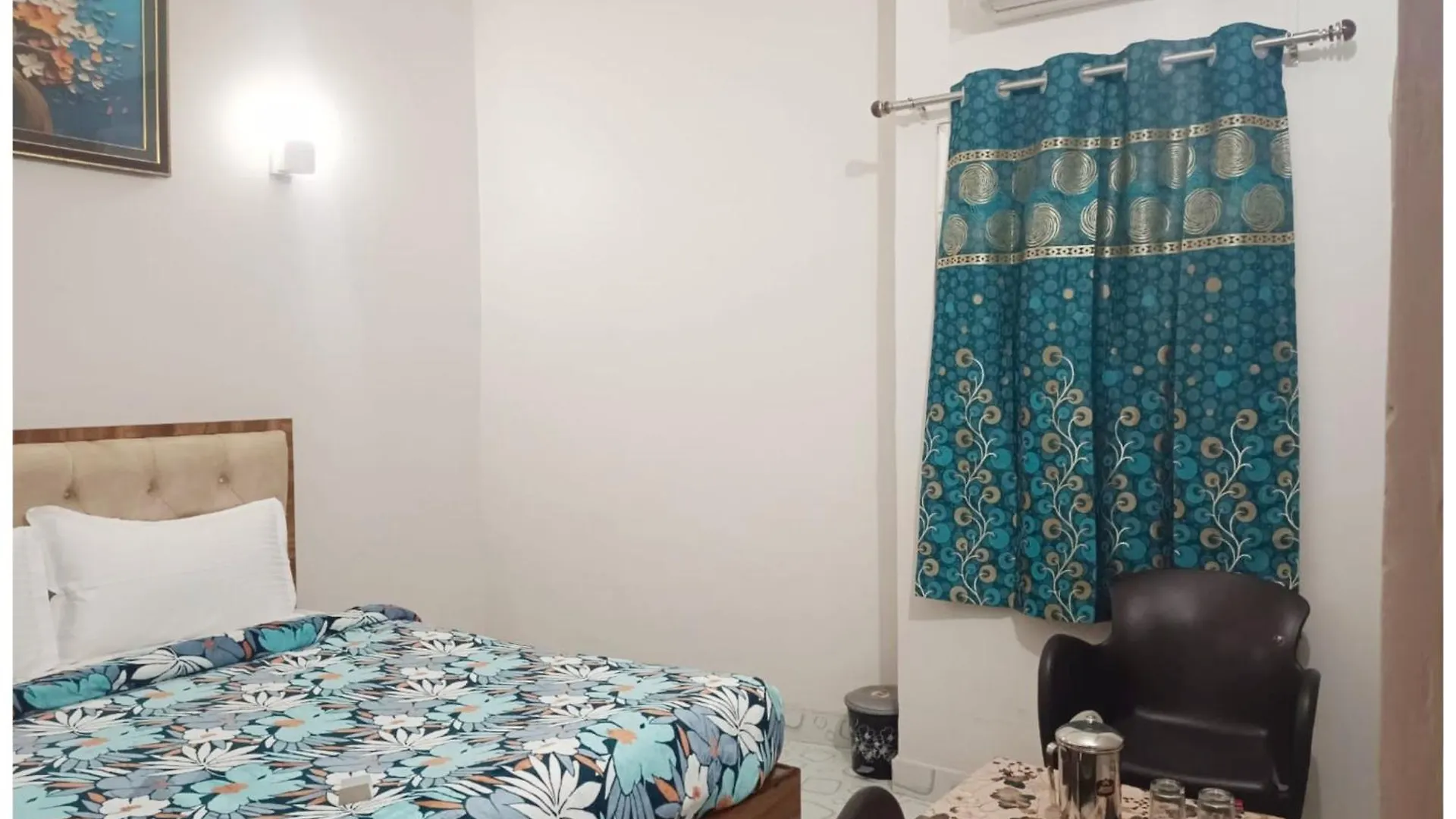 Hotel Shree! Anand! Palace Near Banaras Railway Station - Offers Budget Rooms With Wi-Fi Facility - A Comfort Stay Guest House In Benares